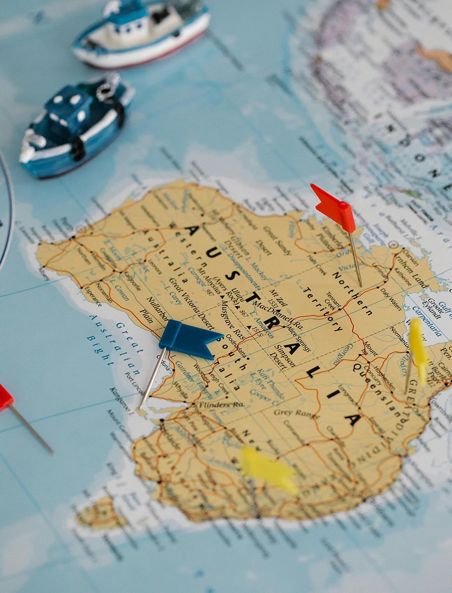 australia map with ocean